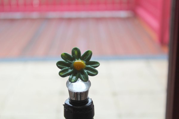 Flaschenverschluss aus Glas - Blume Grün